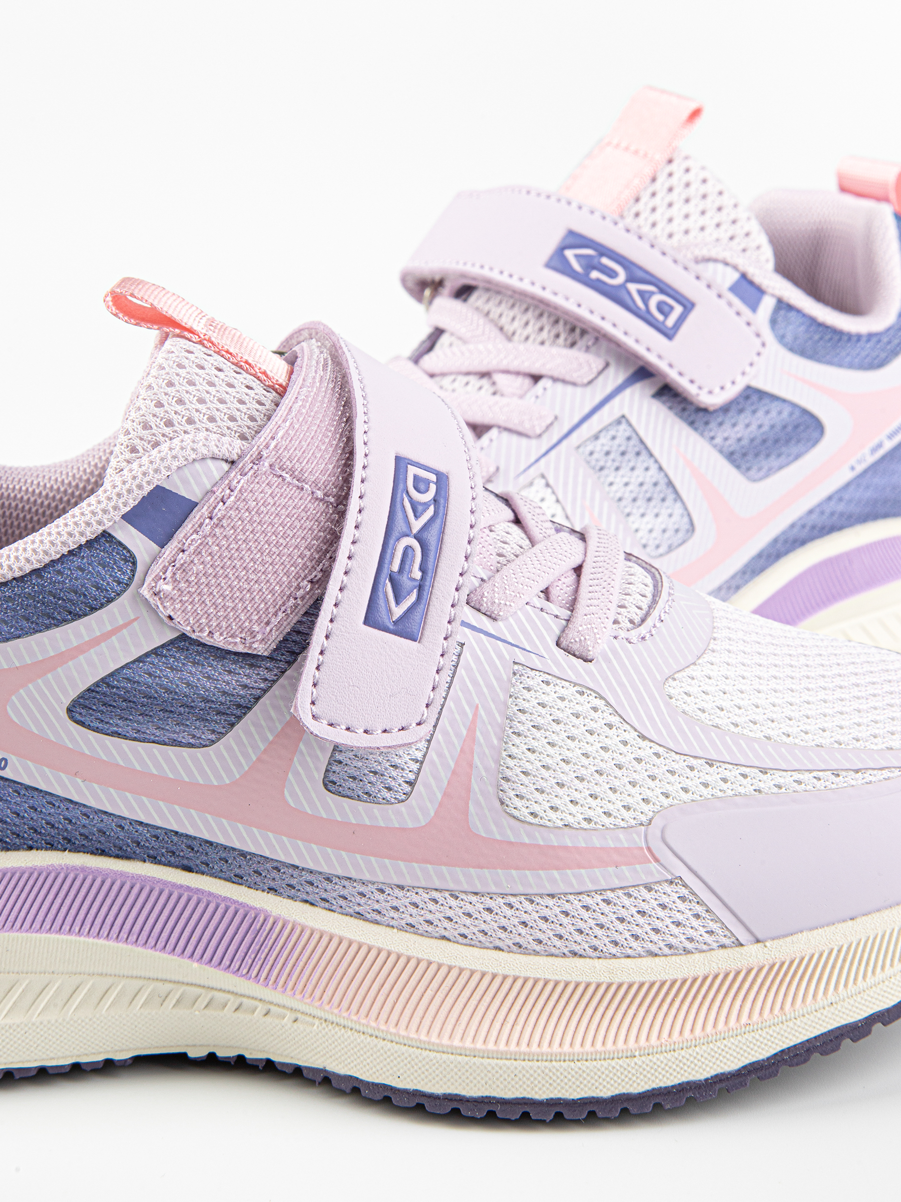 Кроссовки артикул:731254-1-9