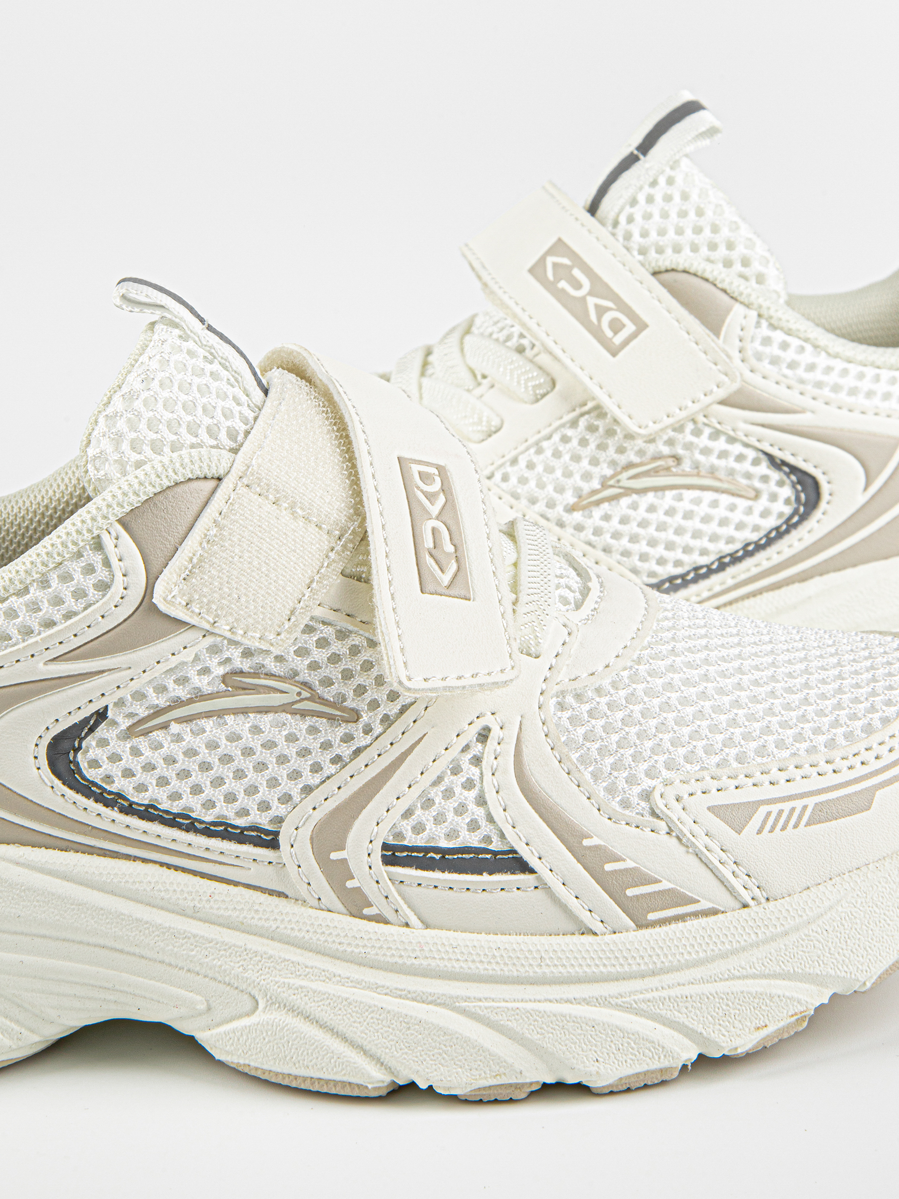 Кроссовки артикул:731245-1-9