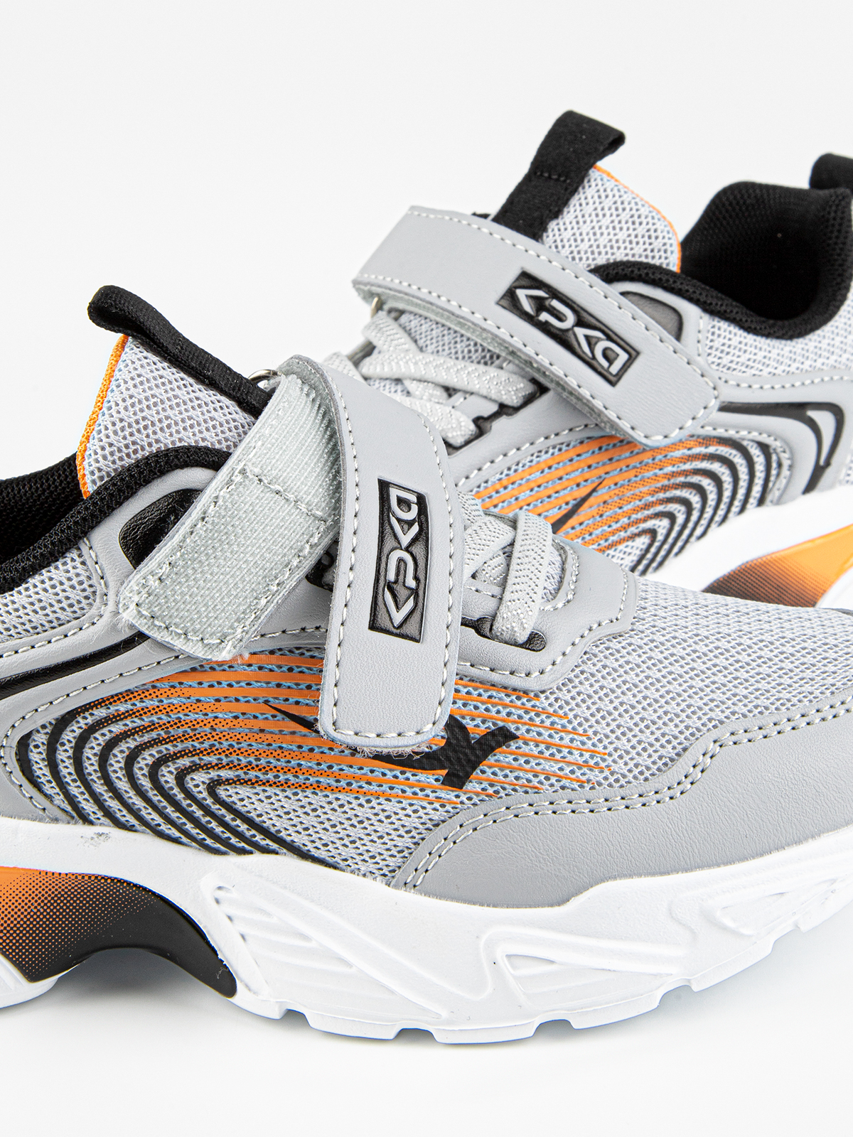 Кроссовки артикул:731148-20-9