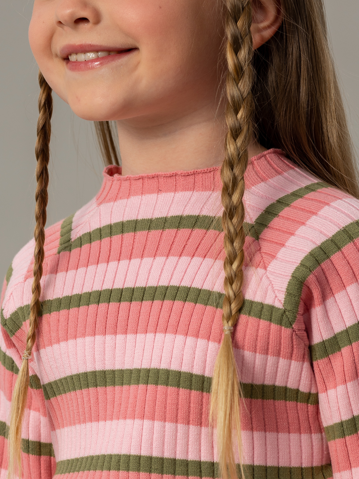 Свитер вязаный артикул:OKGCJ07-KU-5