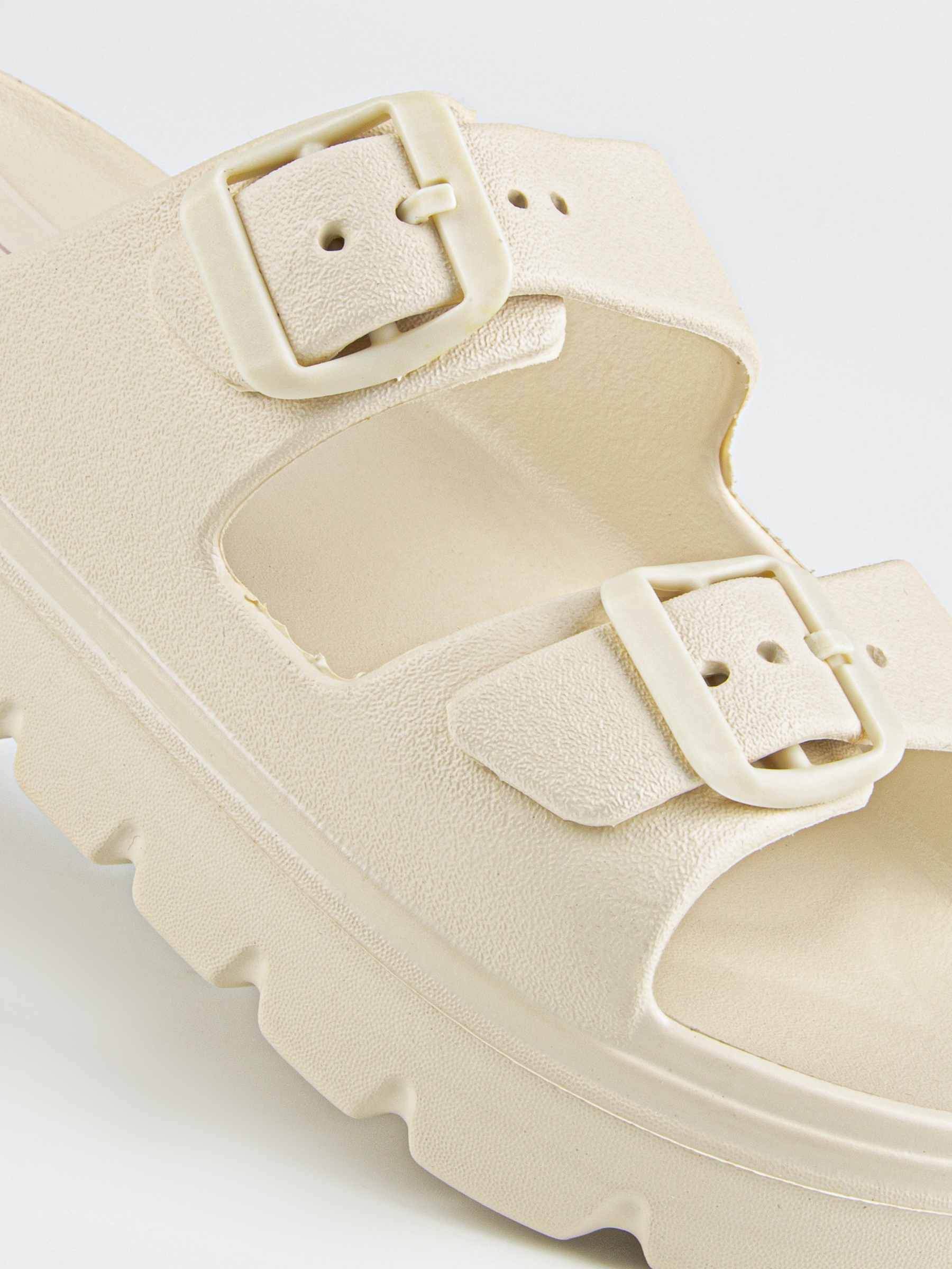 Шлепанцы артикул:83231-2-3